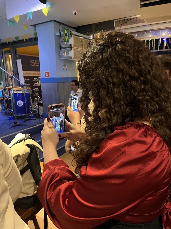 Bastidores do trabalho da Milena